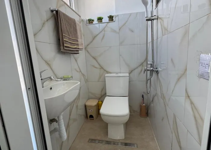 Joanna's Guest House- New Renovation דירה Tepelene