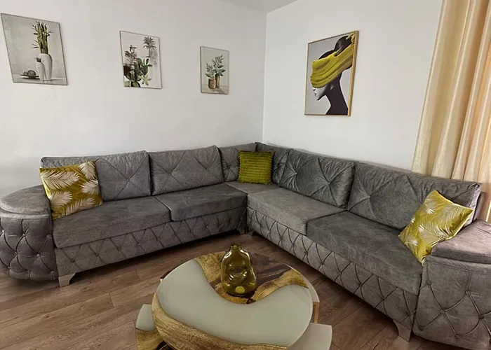 Joanna's Guest House- New Renovation Apartment Tepelene